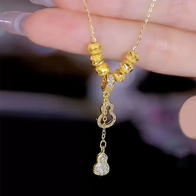 Popular gourd necklace, a stylish and elegant accessory.