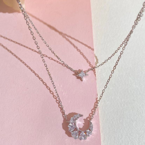 Double-layered star and moon necklace for women, a unique design, a gift for your girlfriend.