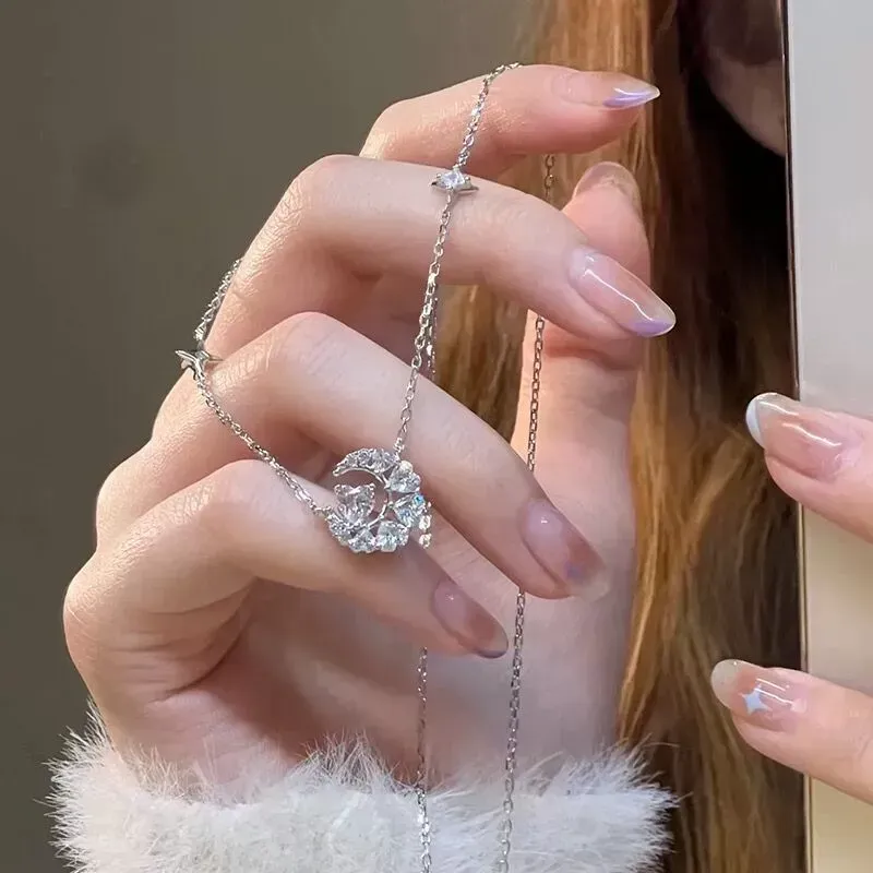 Dreamy Moon Necklace for Women, Heart-Shaped Zirconia Necklace, Niche Design, Clavicle Chain