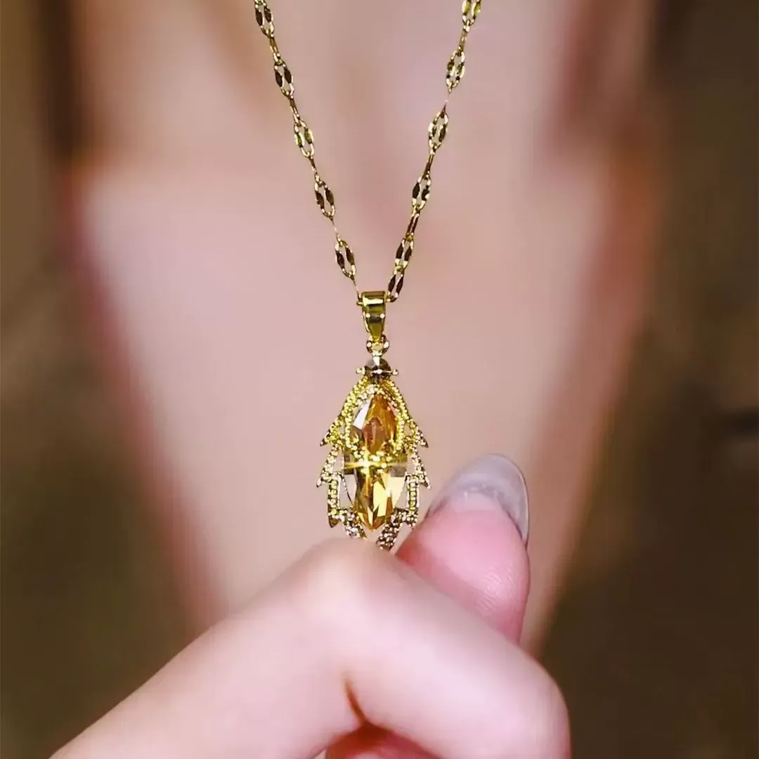 Titanium steel delicate zircon leaf pendant necklace for women.