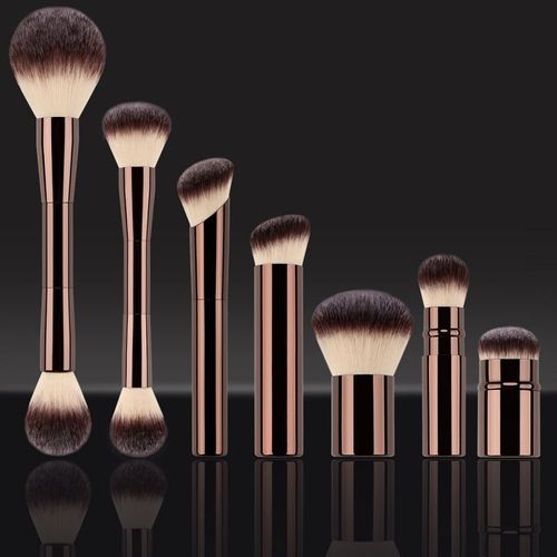 Complete makeup brush set: includes powder brush, blush brush, foundation brush, eyeshadow brush, concealer brush, lip brush, and other makeup tools and brushes.