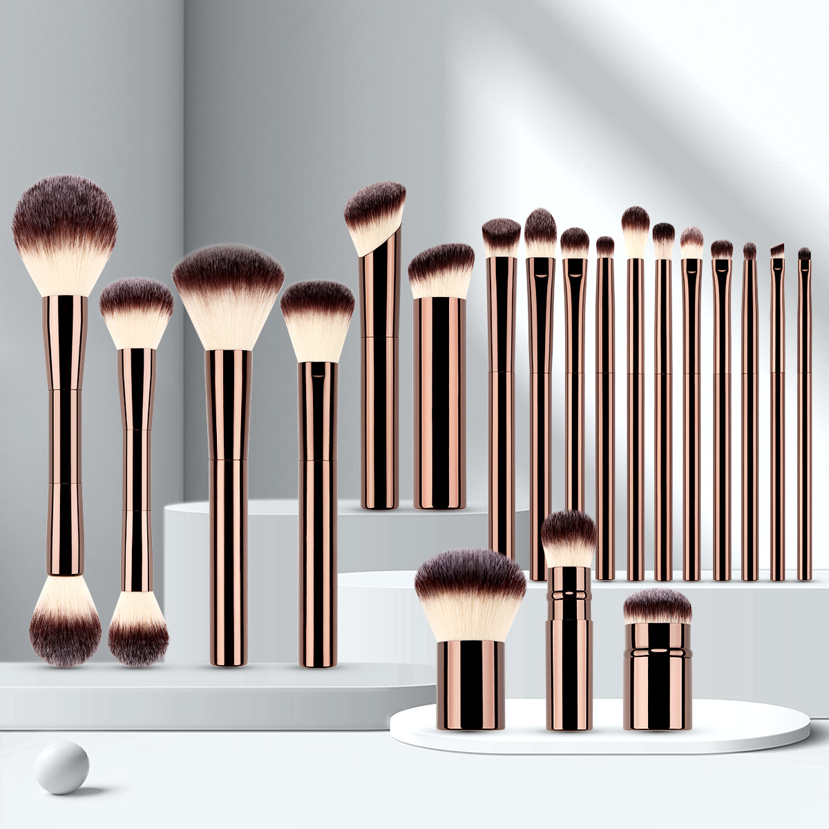 Complete makeup brush set: includes powder brush, blush brush, foundation brush, eyeshadow brush, concealer brush, lip brush, and other makeup tools and brushes.