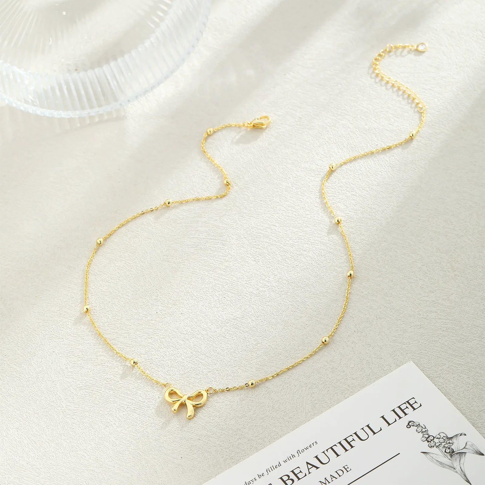 Long-lasting cute hollow bow pendant necklace for women clavicle chain jewelry