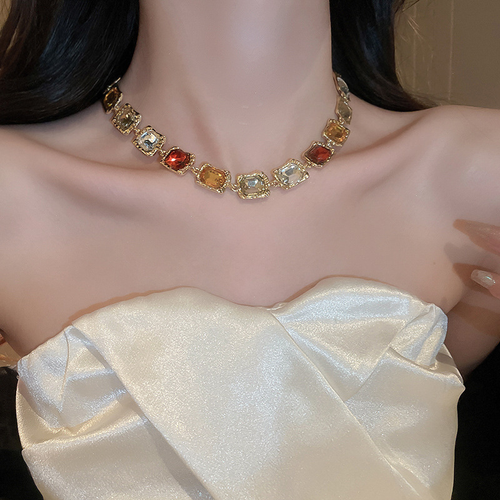 Colored diamond geometric necklace, retro new fashion necklace and earrings