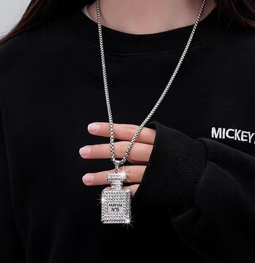 Women's diamond-studded perfume bottle necklace, fashionable and personalized sweater chain