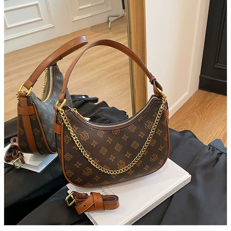 Retro printed baguette bag, fashionable and advanced shoulder bag, crossbody bag