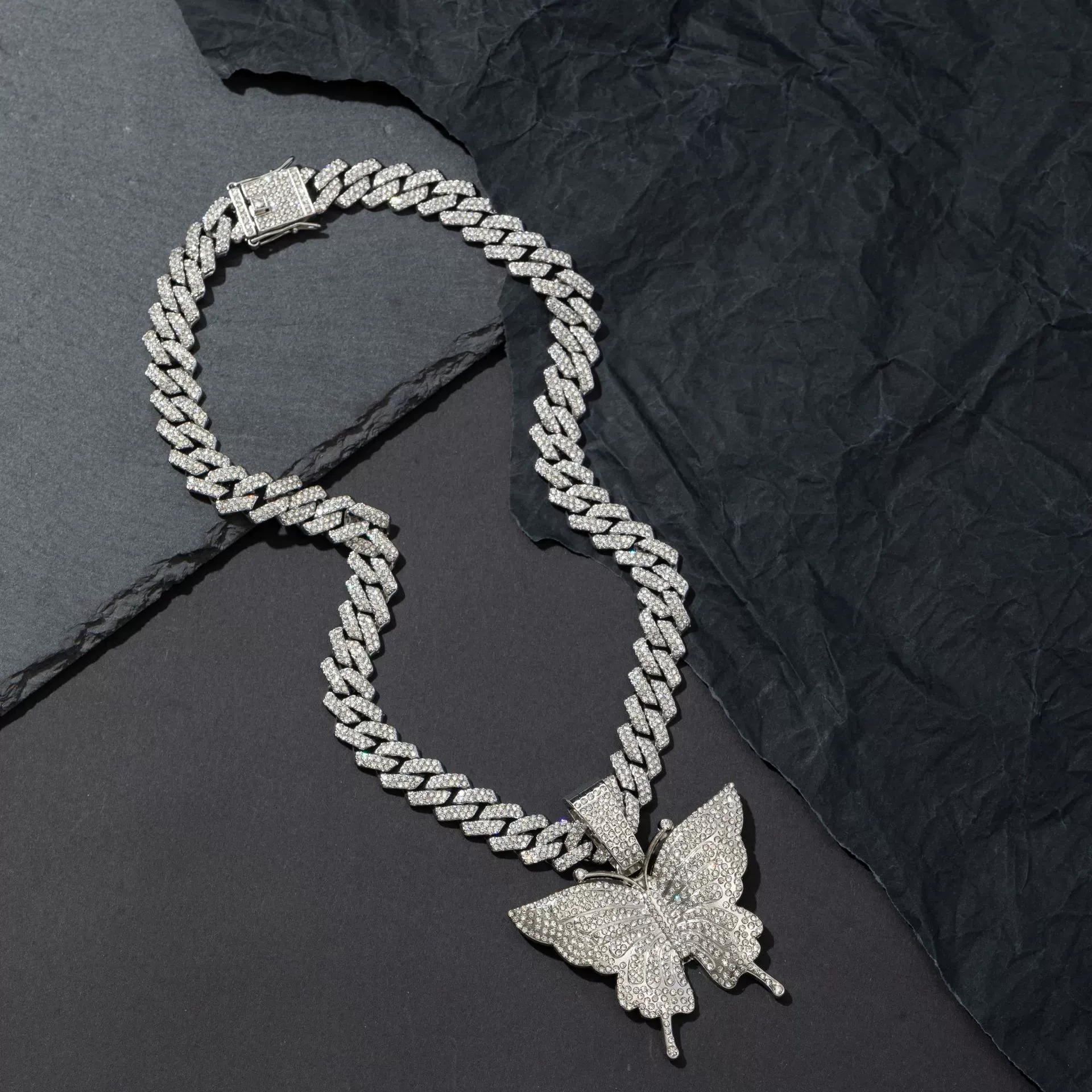 Hot hip-hop style necklace, European and American fashion alloy full diamond unisex butterfly Cuban chain