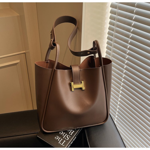 Popular women's bags 2025 new simple bucket bag