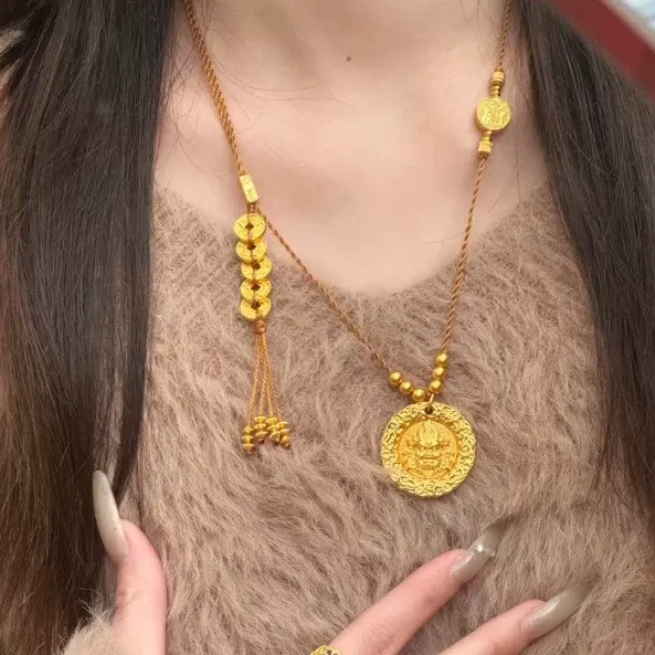 Gold-plated, color-preserving, wealth god pendant necklace for men and women.