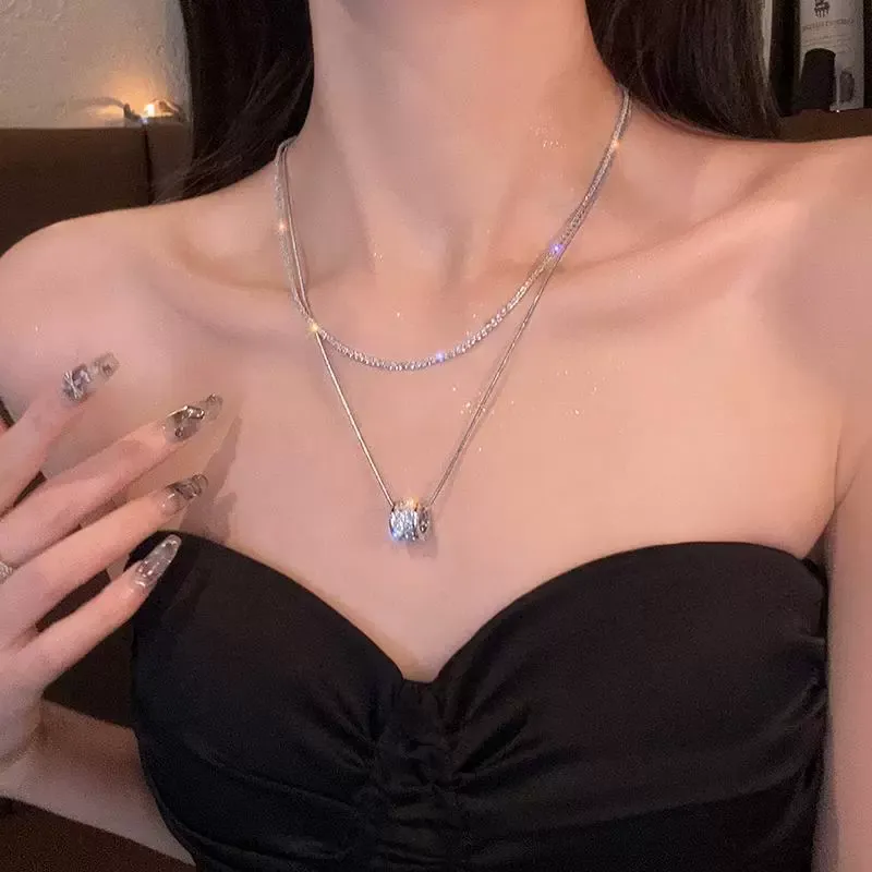 Niche light luxury double-layered necklace, new temperament design clavicle chain