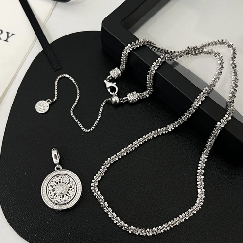 Rotatable silver fashion necklace, no fading