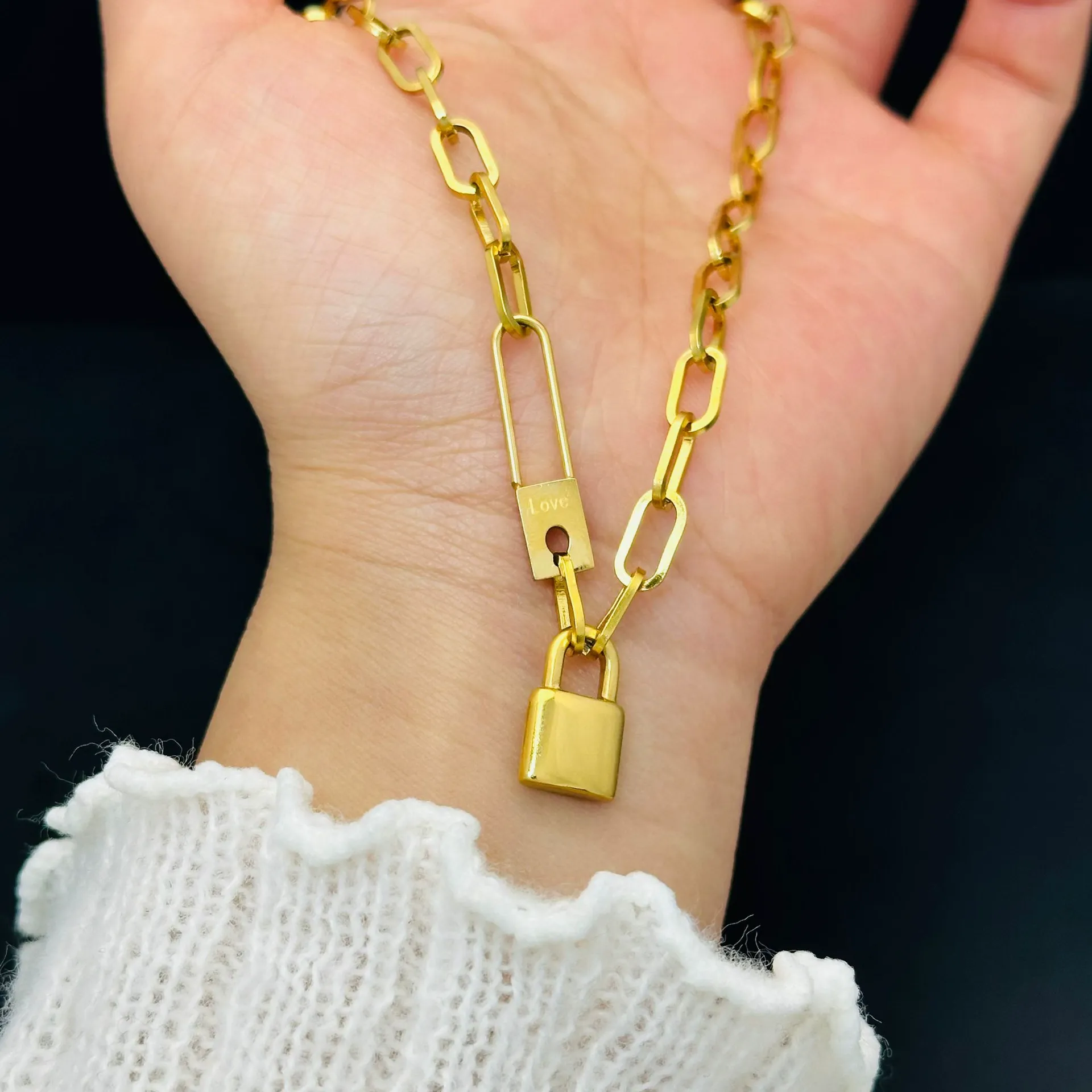 European and American street retro hip-hop lock necklace, K gold clavicle chain