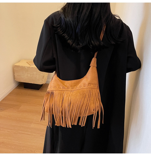 Tassel women's bag 2025 new leather tassel ladies shoulder bag fashionable retro