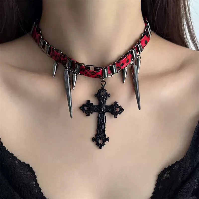 French hottie dark heavy punk cross necklace, personalized clavicle chain