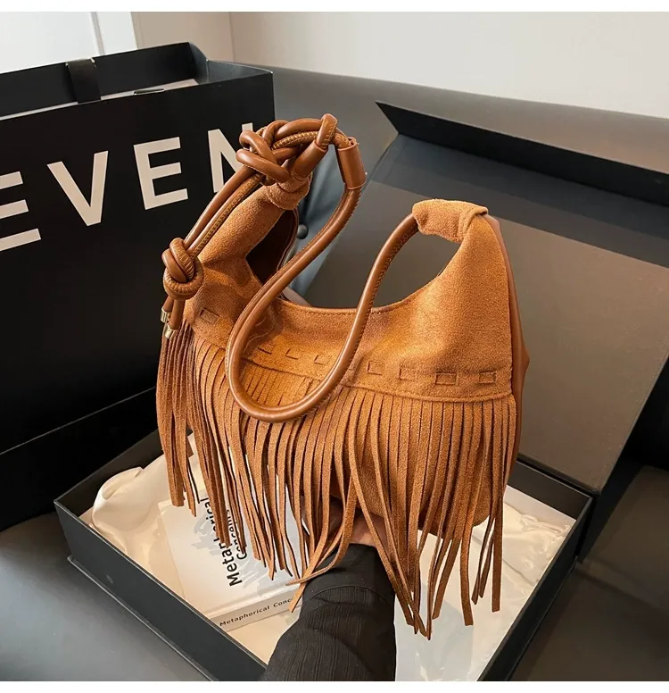 Tassel women's bag 2025 new leather tassel ladies shoulder bag fashionable retro