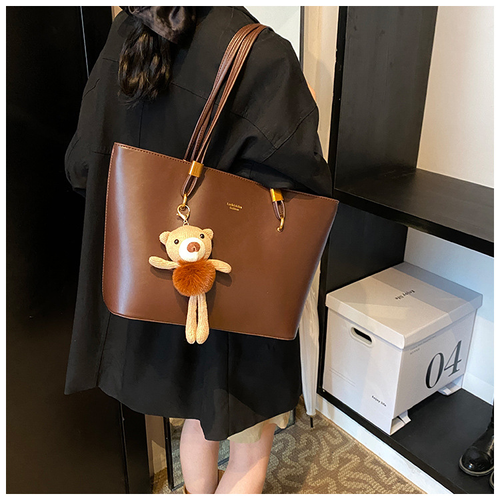 High-quality textured retro bag for women 2025 new large-capacity shoulder commuter bag fashionable personality tote bag