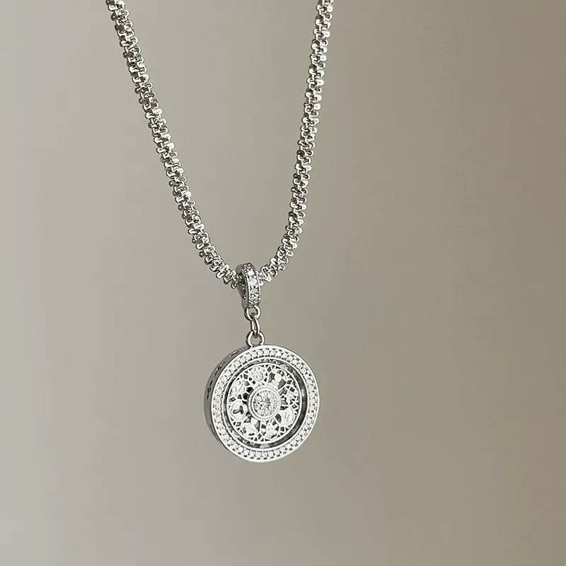 Rotatable silver fashion necklace, no fading
