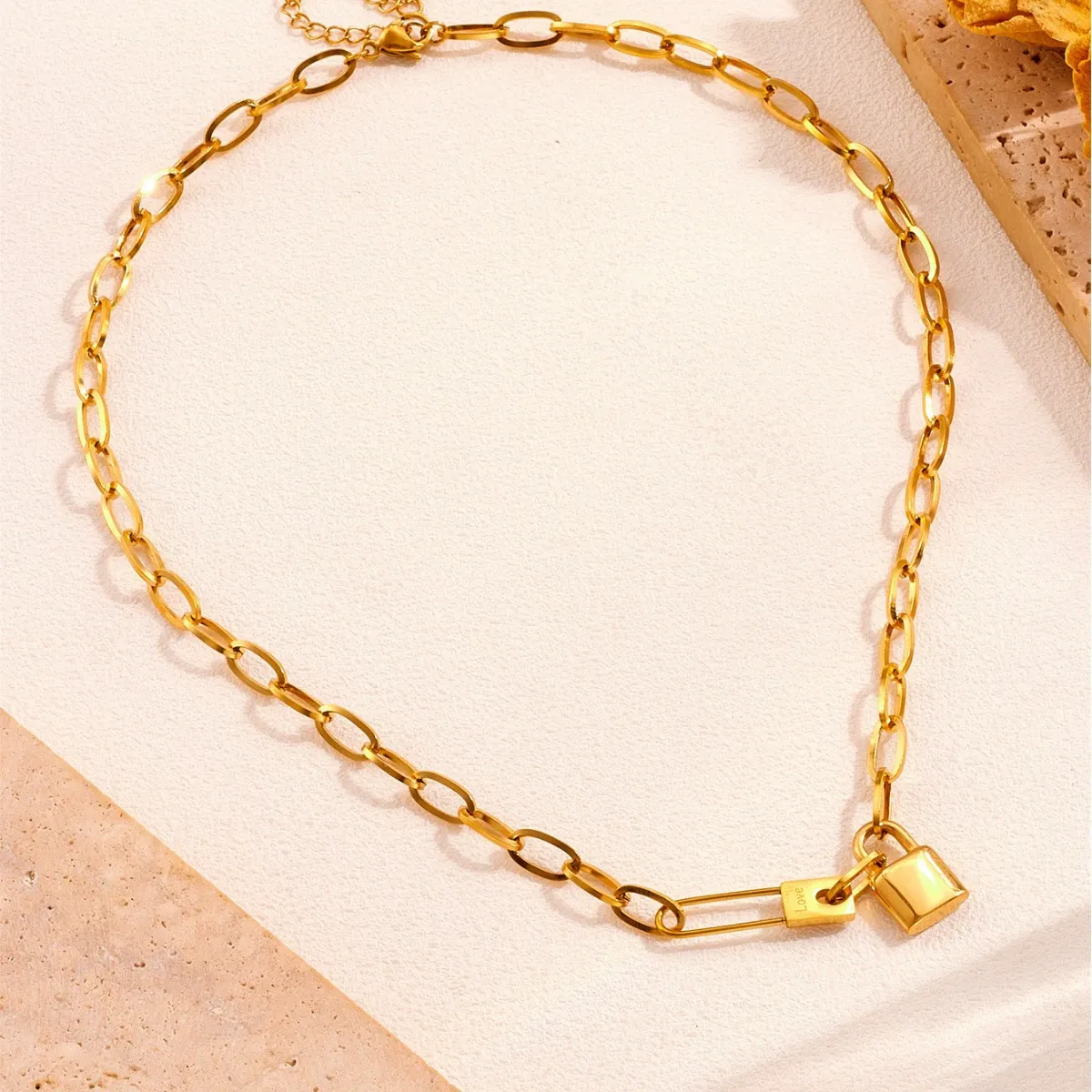European and American street retro hip-hop lock necklace, K gold clavicle chain