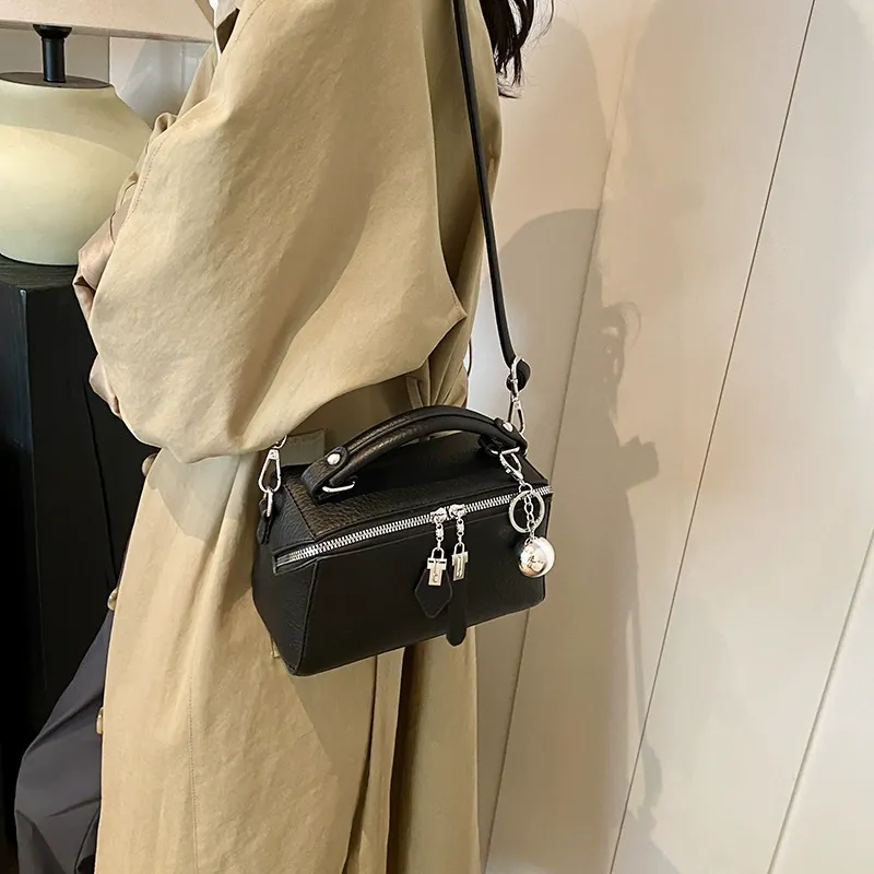 Retro simple Boston shoulder crossbody bag small square bag