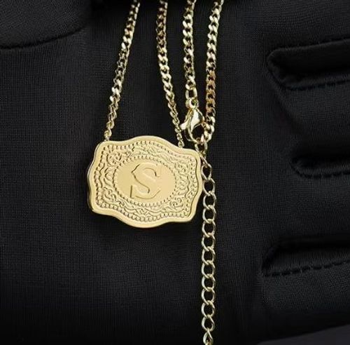 Amazon's best-selling S embossed copper pendant necklace 2 replacement necklaces