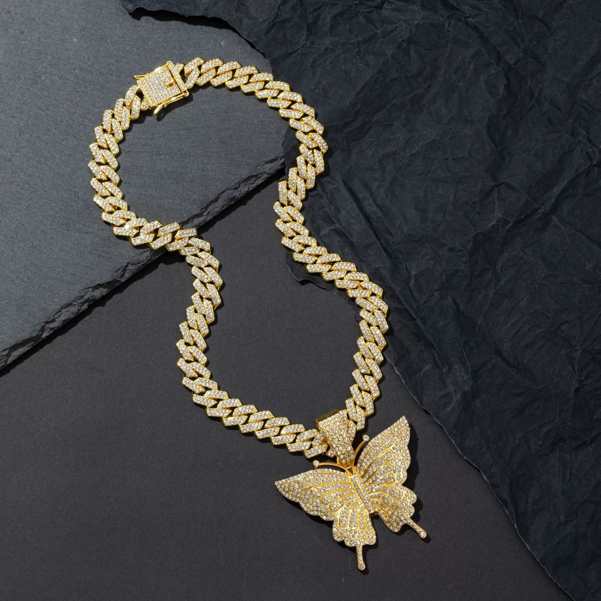 Hot hip-hop style necklace, European and American fashion alloy full diamond unisex butterfly Cuban chain