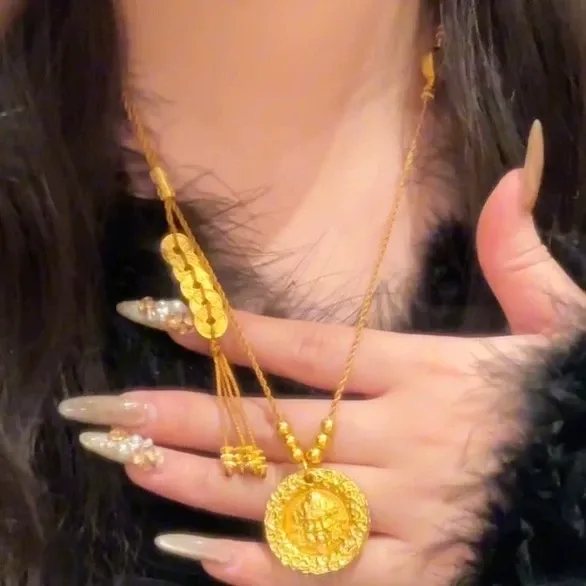 Gold-plated, color-preserving, wealth god pendant necklace for men and women.