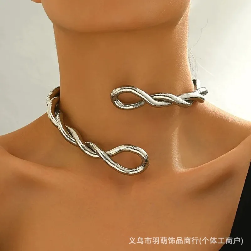 Various styles of high-end necklaces and bracelets, European and American exaggerated snake-shaped adjustable necklaces