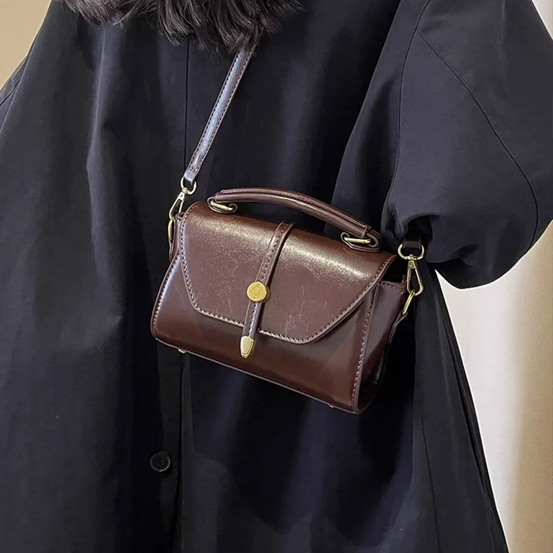 New style shoulder crossbody bag popular small square bag