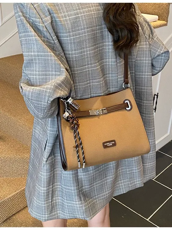 Niche Western-style large-capacity women's bag trendy fashion shoulder armpit bag