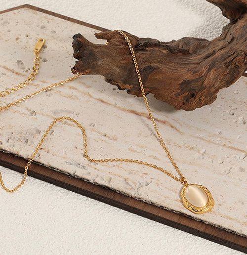 Irregular texture cat's eye necklace, gold-plated titanium steel clavicle necklace