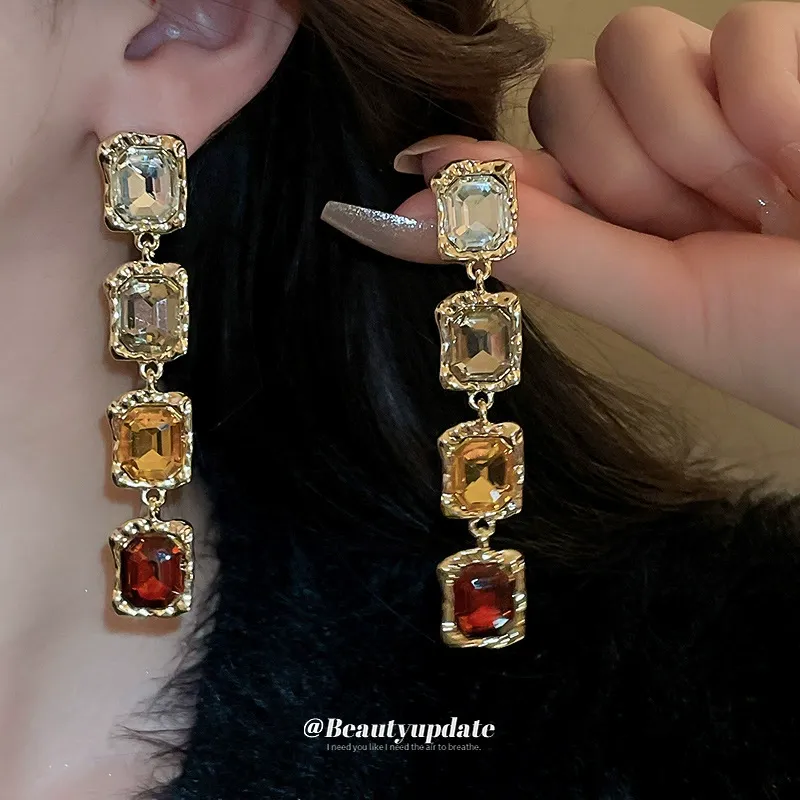 Colored diamond geometric necklace, retro new fashion necklace and earrings