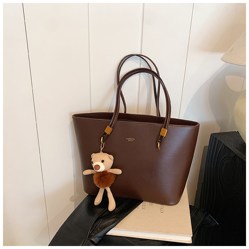 High-quality textured retro bag for women 2025 new large-capacity shoulder commuter bag fashionable personality tote bag