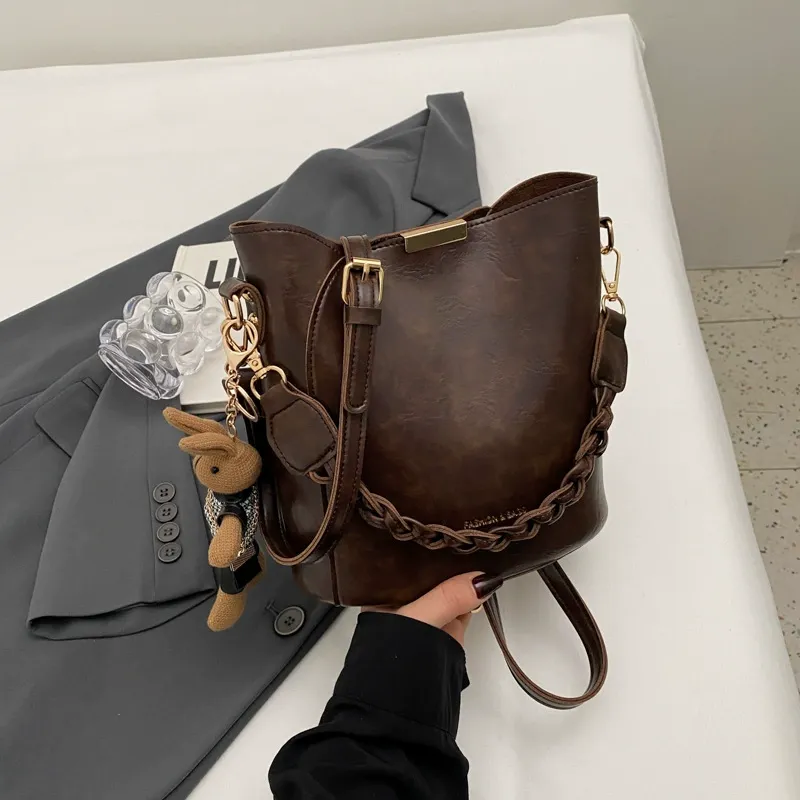 Retro hand-held basket bag, fashionable bucket bag, shoulder bag