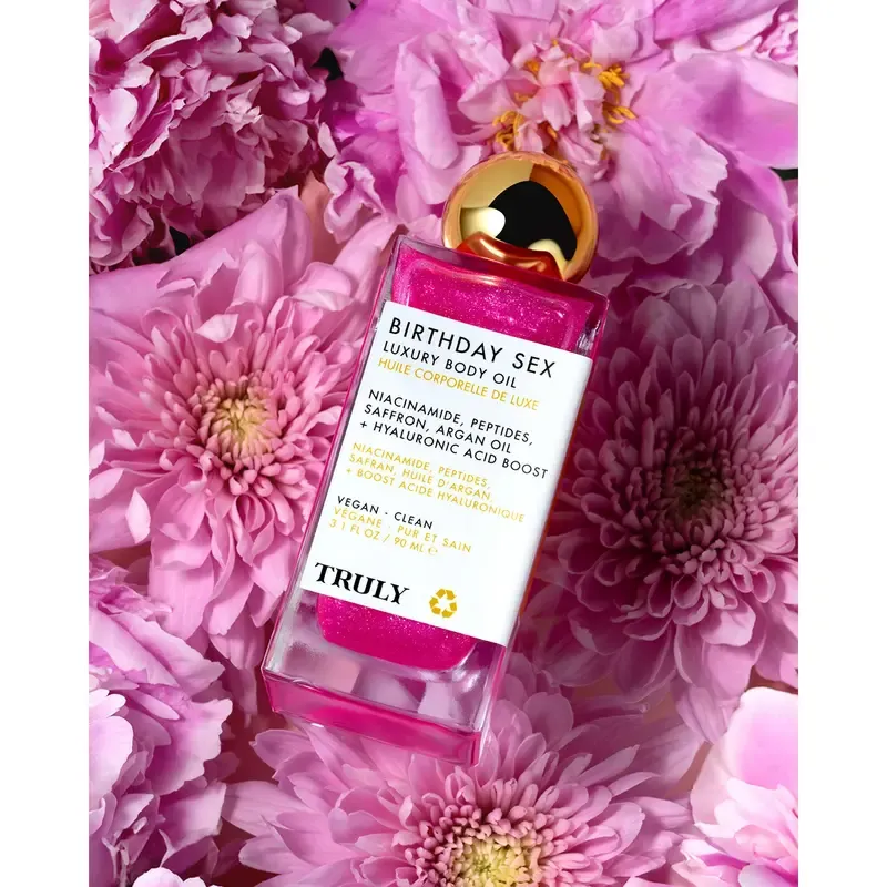 Birthday Tightening Body Shimmer Oil – Brightening Glow Formula with Niacinamide, Peptides & Hyaluronic Acid – Hydrates, Firms & Nourishes for Luminous Skin – Boosts Elasticity & Smoothness with a Silky, Shimmering Finish – Sensual Jasmine Scent