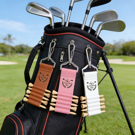 Personligt graveret læder golftaskemærke med teeholder. Brugerdefineret gave til golfelskere.