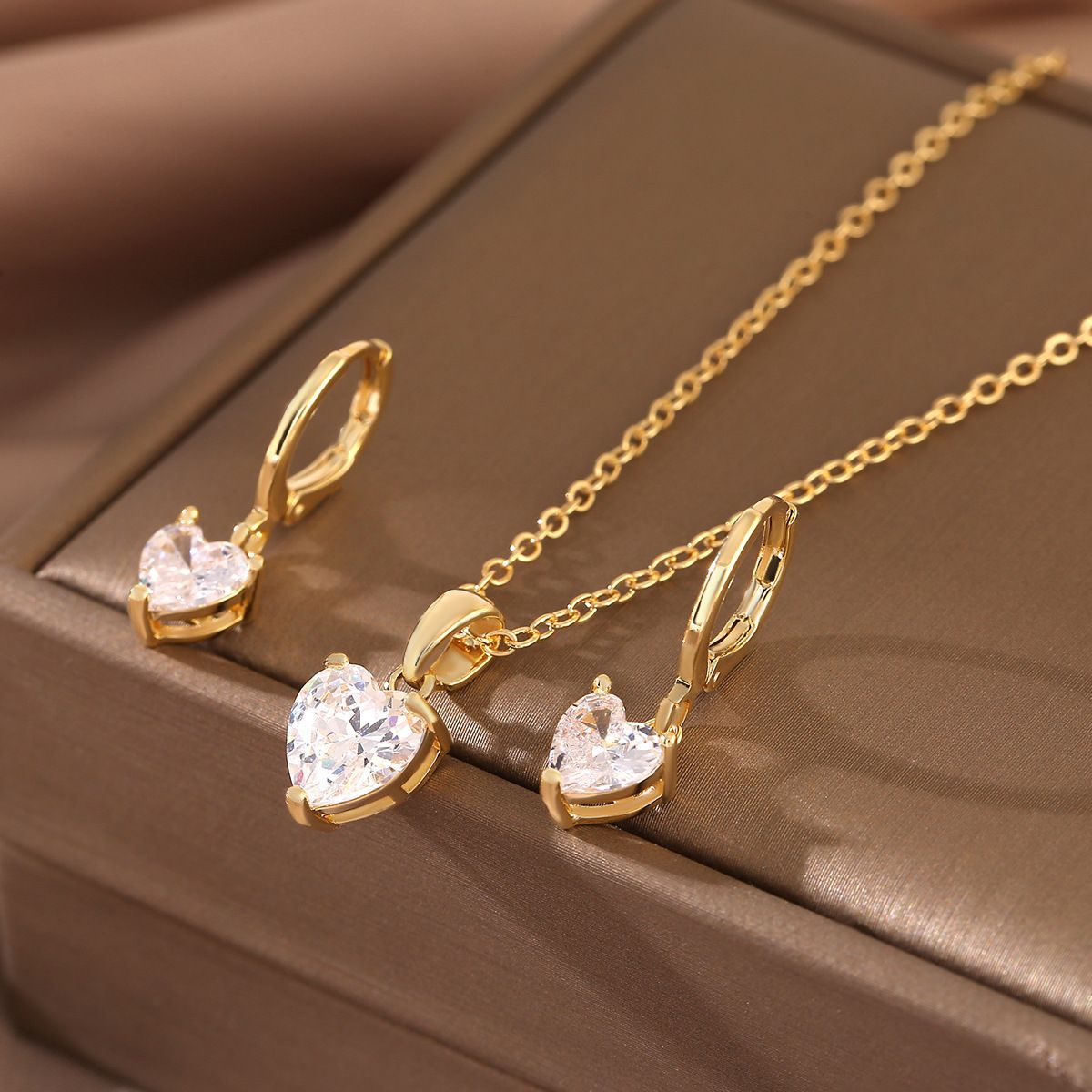 Heart shaped zircon earrings necklace set