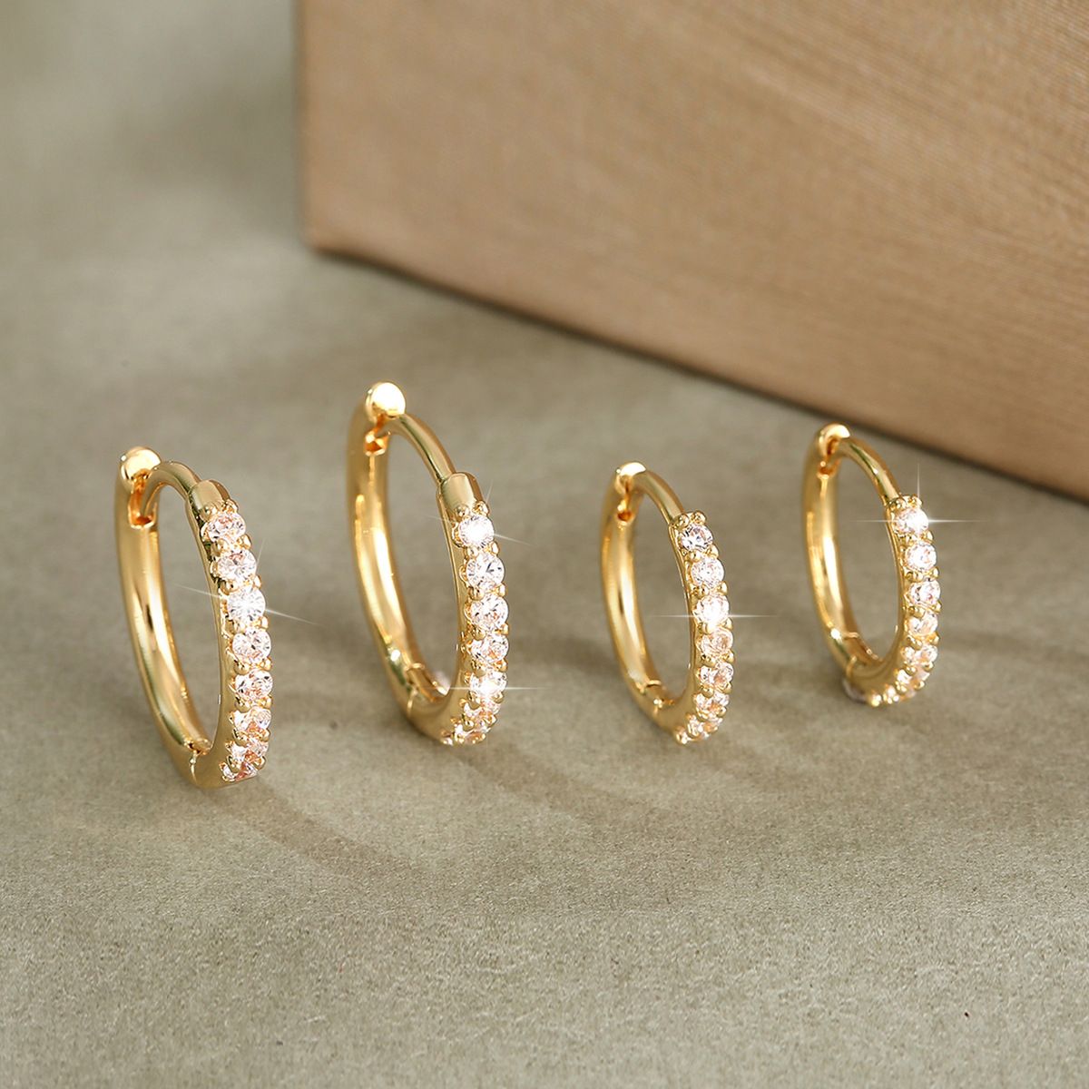 Copper inlaid zirconium geometric circular earrings (two pairs)