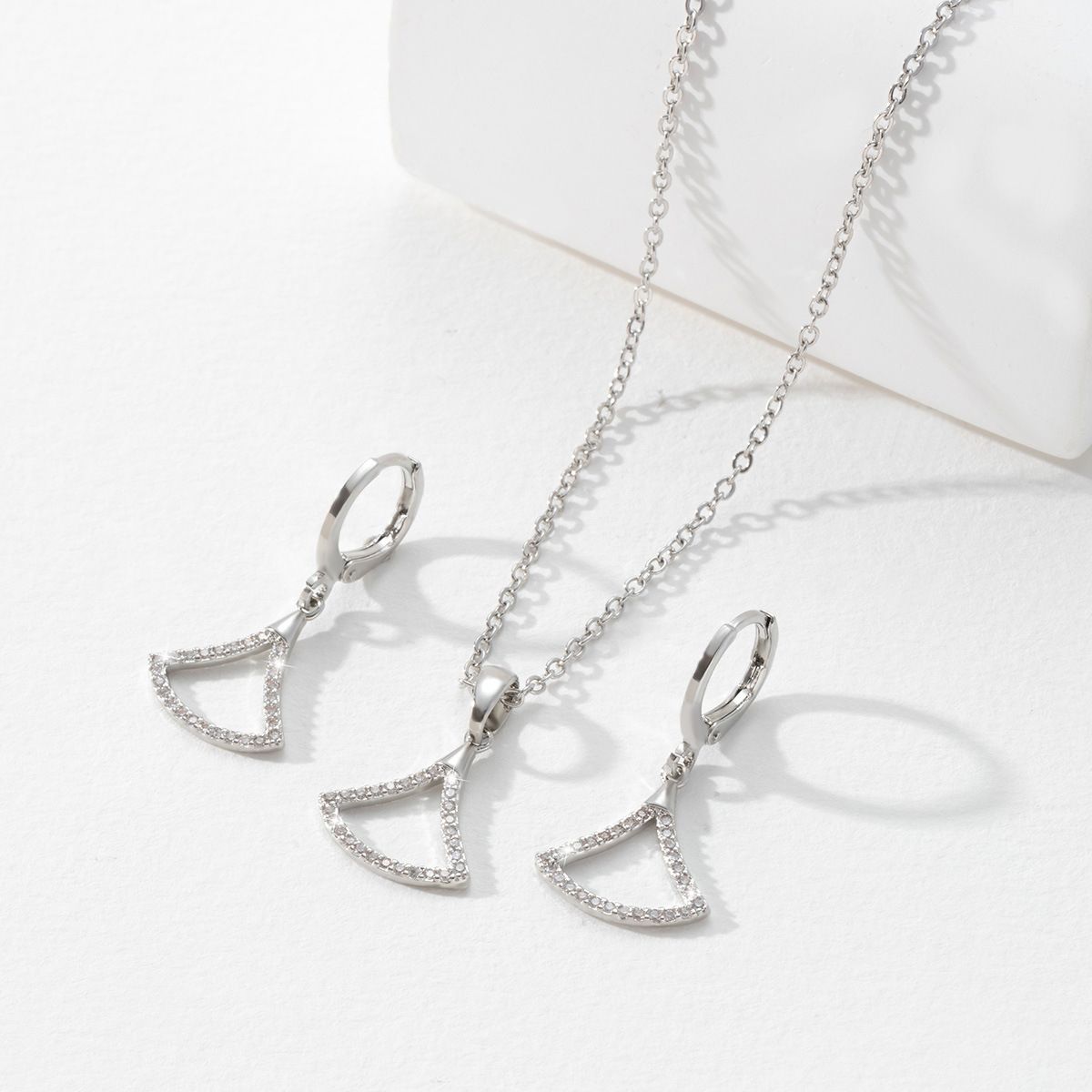 Super Sparkling Zirconia Earrings Necklace Chain Set