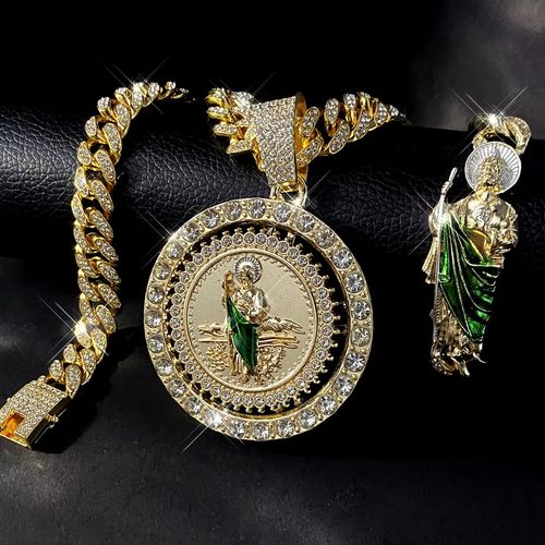 Rotating necklace set