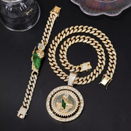 Rotating necklace set