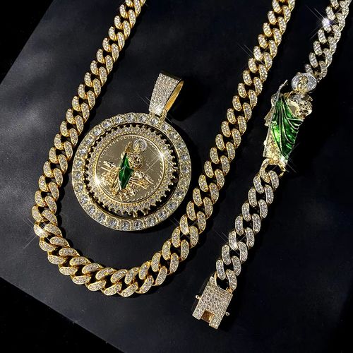 Rotating necklace set