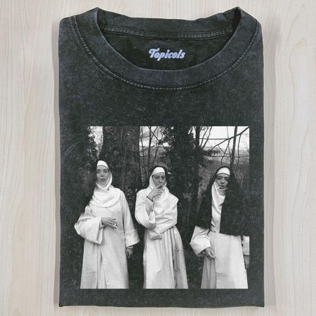 NUNS T-SHIRT