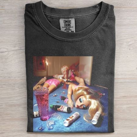 DRUNKEN BARBIECORE MEME AT THE PARTY TEE