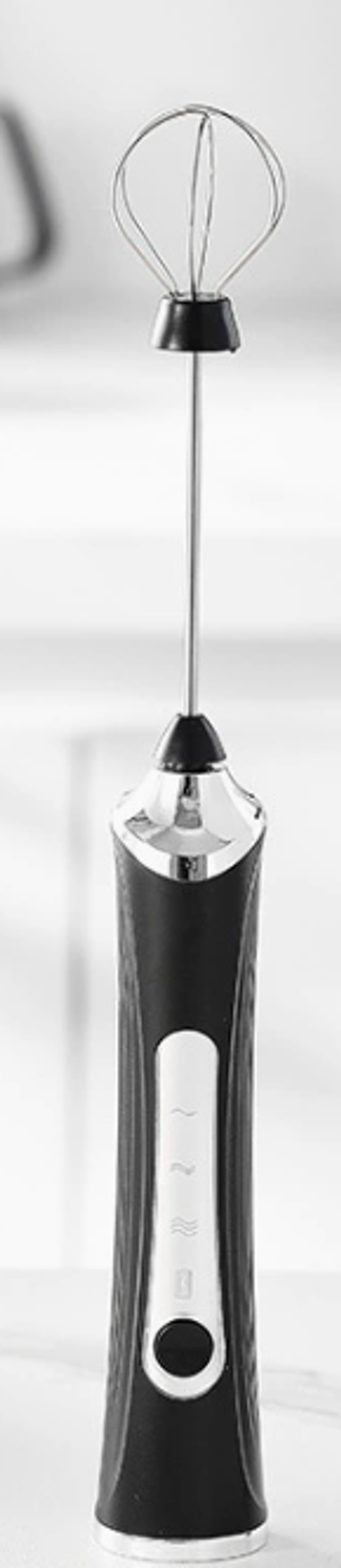 Rechargeable milk frother
