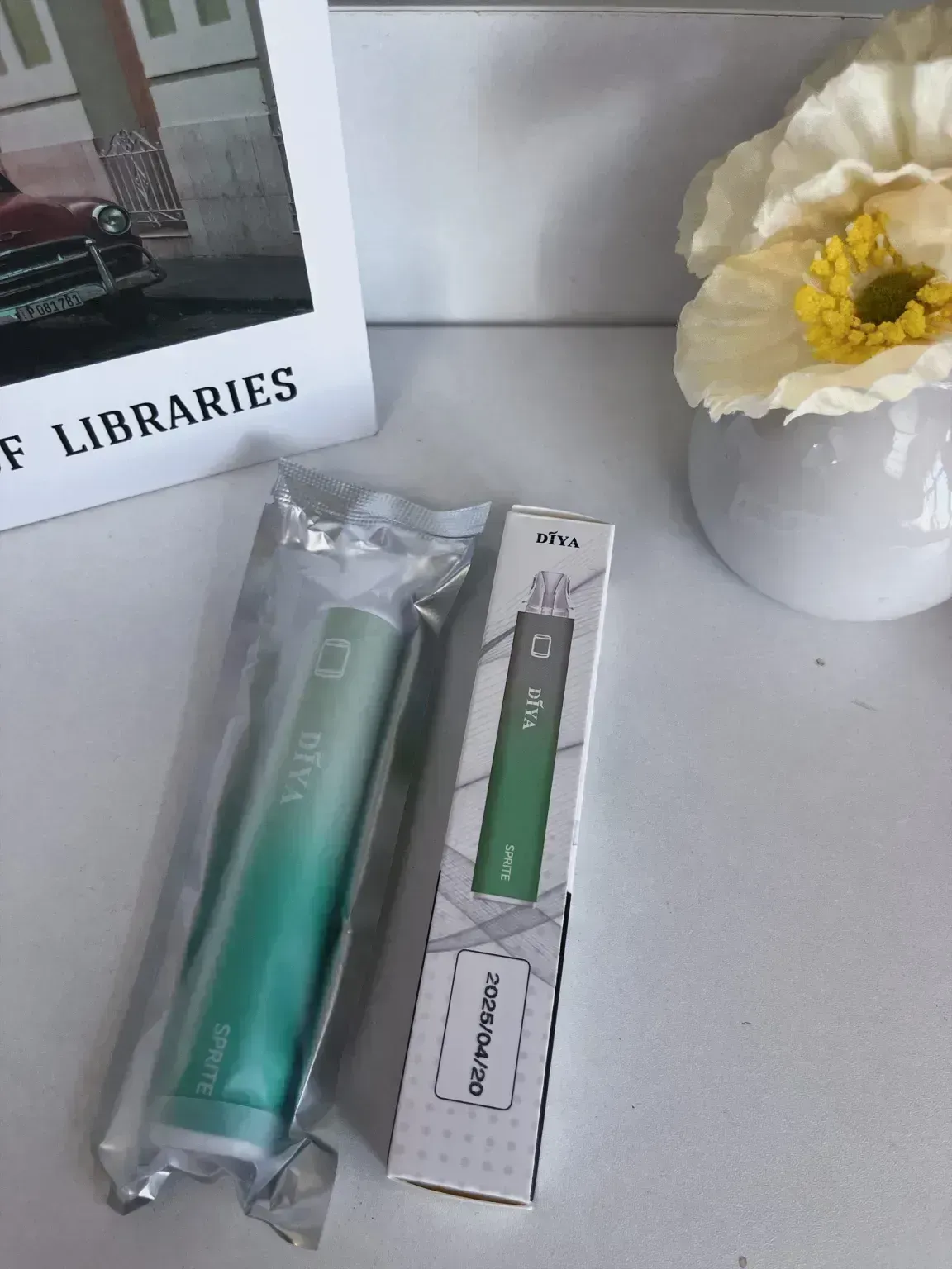 DIYA 叮啞爆款 7500 大容量可拋棄式電子蒸氣菸，長續航多種誘人口味，現購十盒額外贈送一盒！