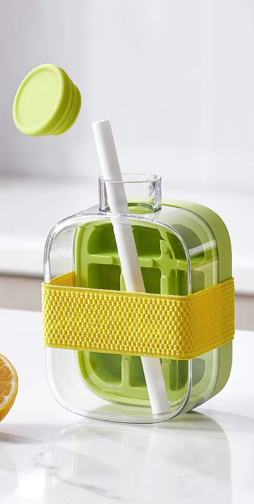On a hot summer day, a cup of refreshing ice water is the perfect choice to cool off. And having a home ice cube tray DIY portable ice bottle with straw and easy-press ice maker will allow you to enjoy the coolness anytime and anywhere.