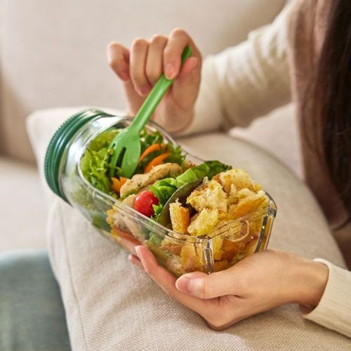 Tired of the Hassle of Carrying Salads? Check This Out!