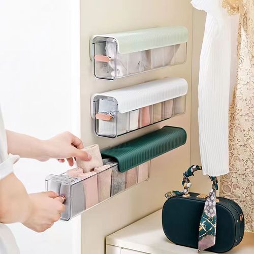 Wardrobe turns tidy in a flash! The wall-mounted undergarment storage box helps out