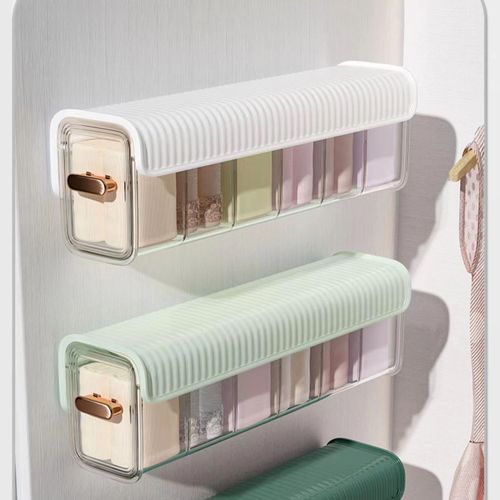 Wardrobe turns tidy in a flash! The wall-mounted undergarment storage box helps out