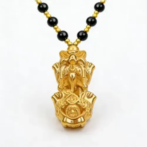 Fortune-gathering and safety-protecting Puxiu necklace. Fortune-gathering + Safety! The black obsidian chain body is adorned with gilded Puxiu, attracting wealth and calming the surroundings. The chain body is durable and can protect you. It can be adjusted in length to fit various outfits. Layered wear creates layers of style, and single wear becomes a focal point. It welds good fortune and peace around your neck, serving as a lucky travel pass!